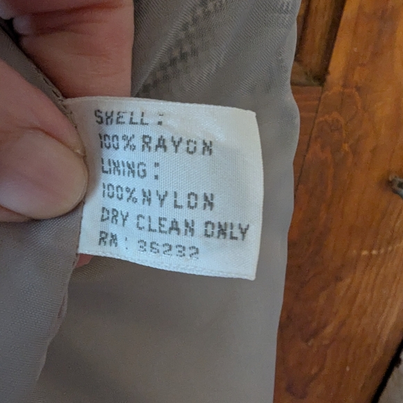 Gallery Gray Collarless Blazer with Modern Silhouette - Picture 6 of 12